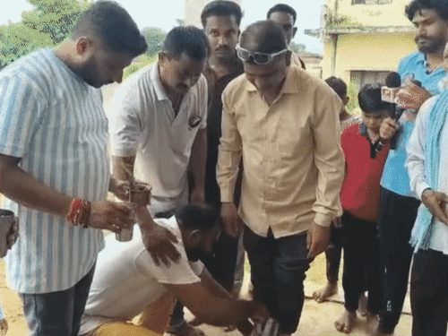 धमतरी के नवागांव में धर्मांतरित महिला की मौत के बाद अंतिम संस्कार को लेकर विवाद, समझाइश के बाद हिंदू रीति से अंतिम संस्कार