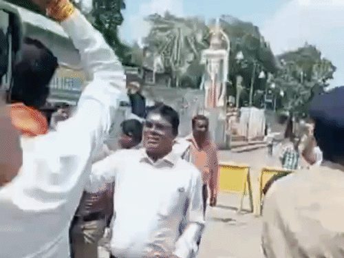 जगदलपुर में दीपोत्सव को लेकर भाजपा-कांग्रेस आमने-सामने, डिप्टी सीएम से भी हुई नोकझोंक