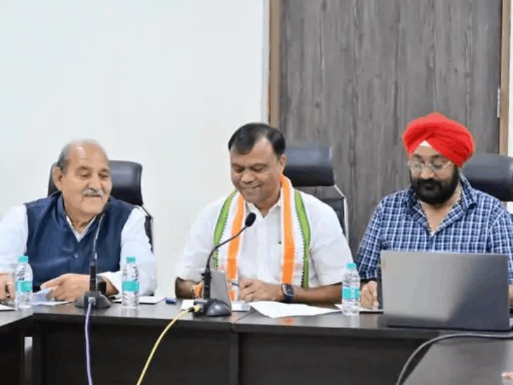 कांग्रेस ने 20 नेताओं का निष्कासन रद्द किया, 16 पर मंथन जारी