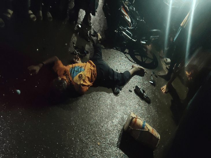 रतनपुर में तेज बारिश के बीच दो बाइकों की आमने-सामने टक्कर, दो युवकों की मौत, दो गंभीर घायल