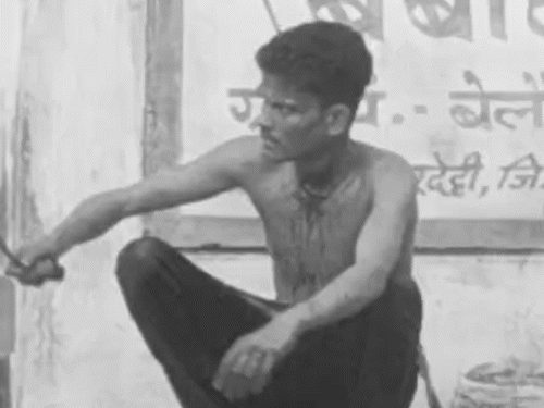 बालोद में युवक ने हंसिया से गला और हाथ काटकर की आत्महत्या की कोशिश, रायपुर रेफर