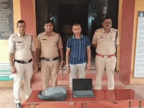 धमतरी में SBI कियोस्क संचालक ने 29 खाताधारकों से 1 करोड़ 75 हजार रुपए की धोखाधड़ी, गिरफ्तार